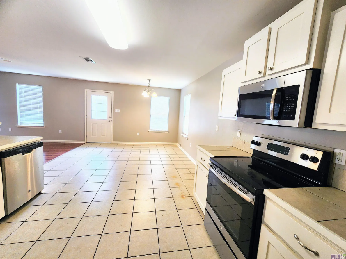 1317 Glenbrook Dr #1 - Photo 4 of 14