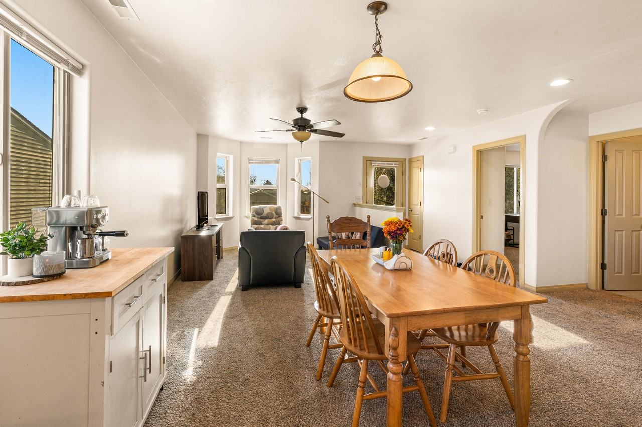 105 9th St - Photo 7 of 36
