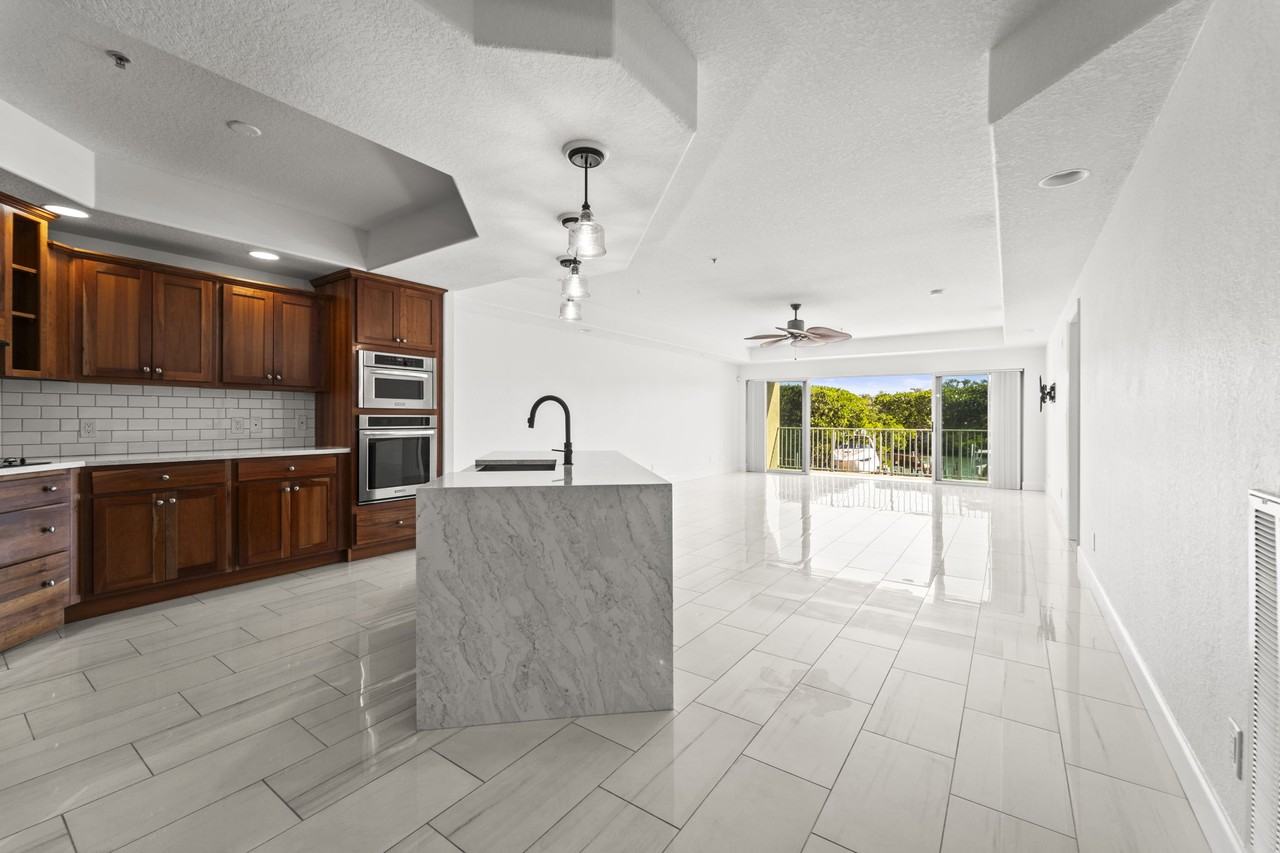 1645 Pinellas Bayway S #B2 - Photo 3 of 11