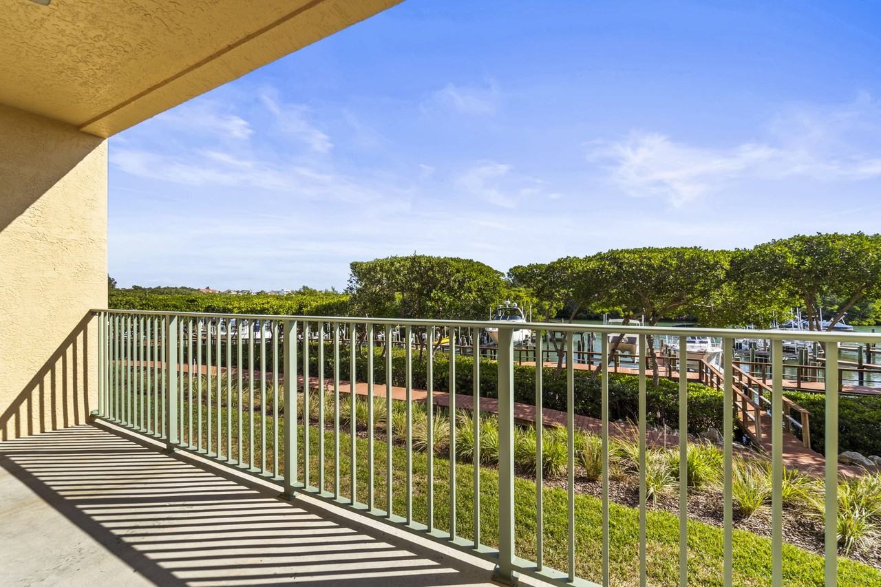 1645 Pinellas Bayway S #B2 - Photo 6 of 11