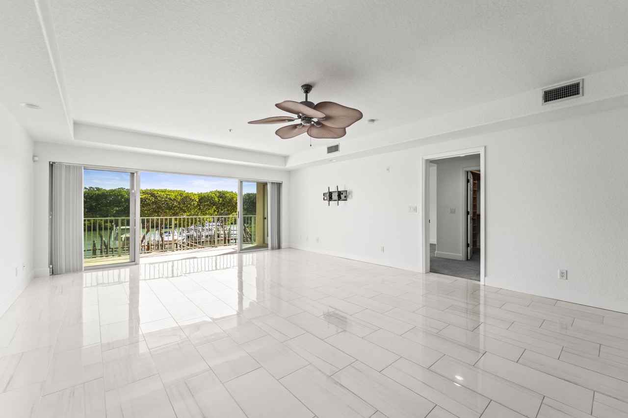 1645 Pinellas Bayway S #B2 - Photo 7 of 11