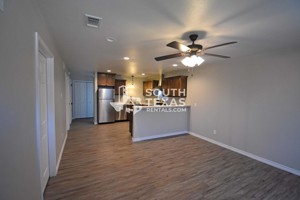 featured image of 907 Simpson RdApt B #B