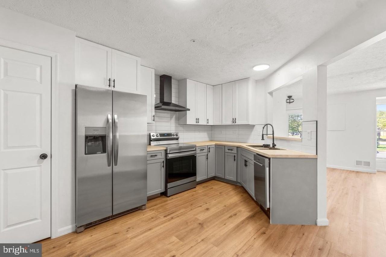 5307 Regal Ct - Photo 6 of 25