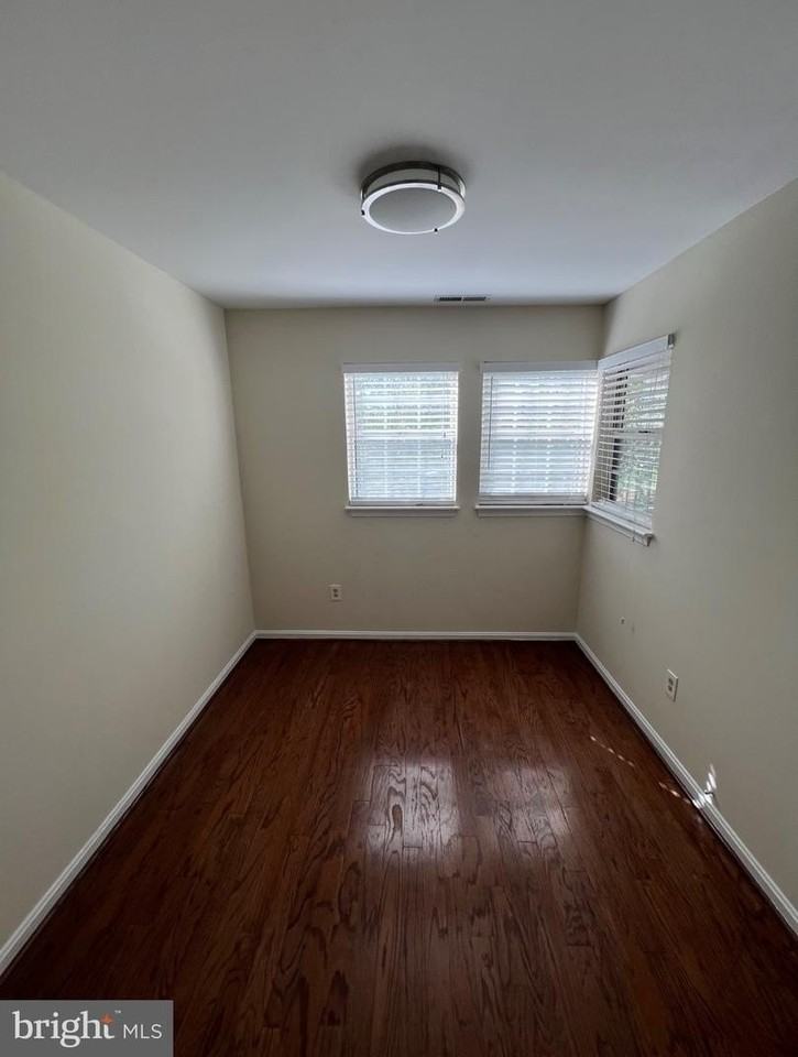 8330 Montgomery Run Rd - Photo 6 of 20