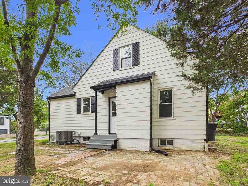 2610 Beacon Hill Rd - Photo 3 of 28