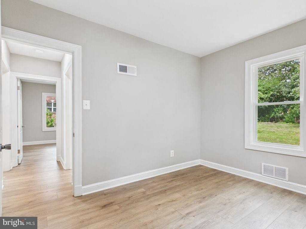 2610 Beacon Hill Rd - Photo 4 of 28