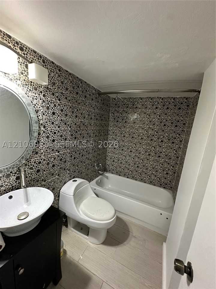 3868 Ne 169th St #202 - Photo 6 of 7