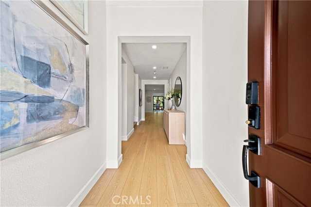 73 Cortland - Photo 4 of 8