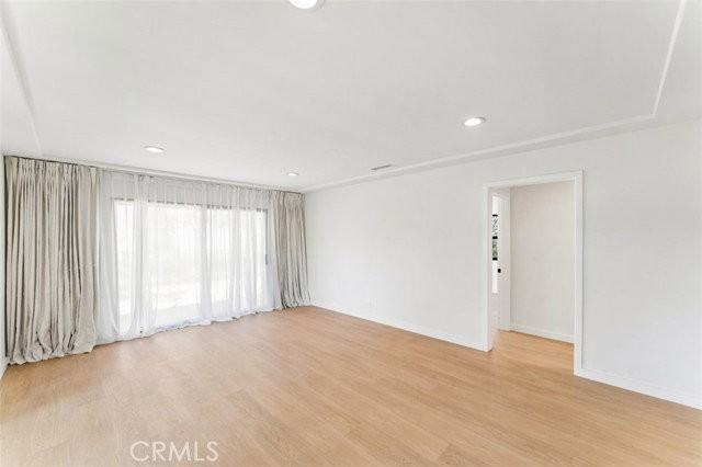240 N Keystone St - Photo 6 of 8