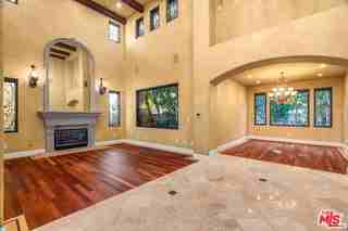 10445 Amberwood Ln - Photo 5 of 7