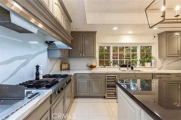 4637 Westchester Dr - Photo 2 of 8