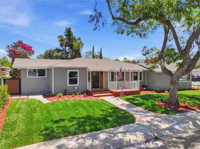 4126 Sebren Ave - Photo 3 of 8