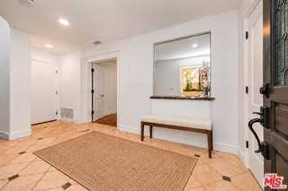 422 23rd St - Photo 3 of 8