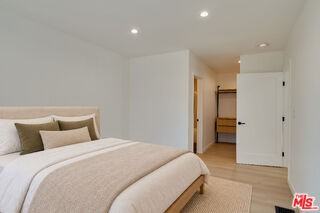 1223 Havenhurst Dr #2 - Photo 4 of 8