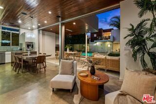 714 California Ave - Photo 2 of 8