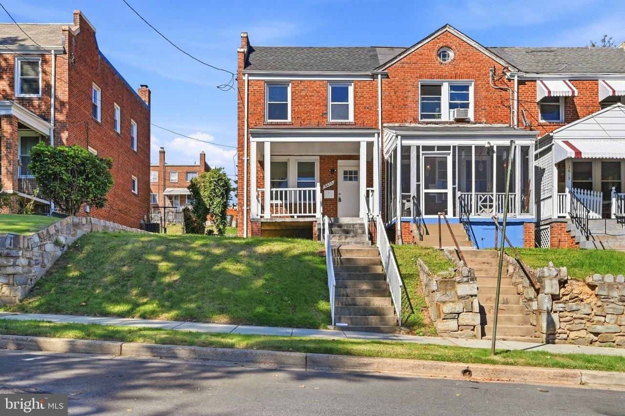 1623 Fort Davis Pl Se - Photo 2 of 31