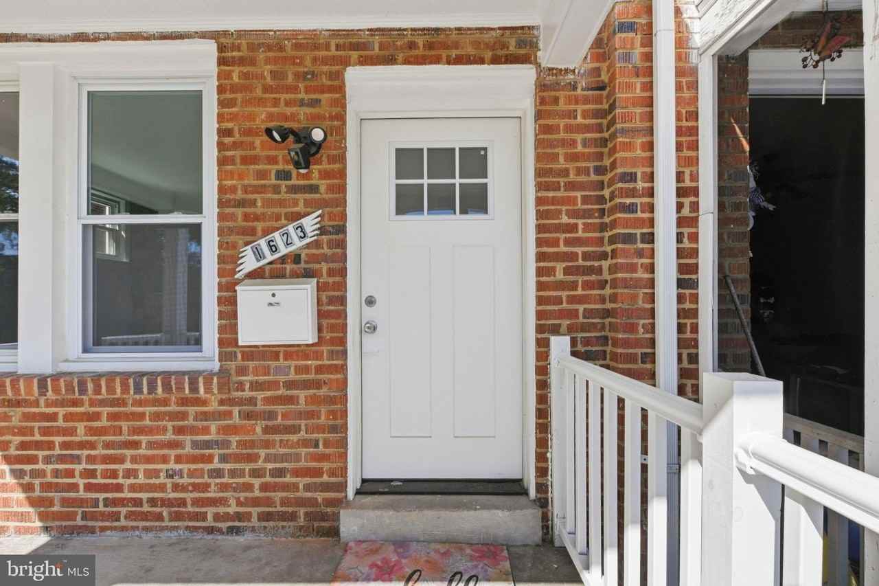 1623 Fort Davis Pl Se - Photo 3 of 31