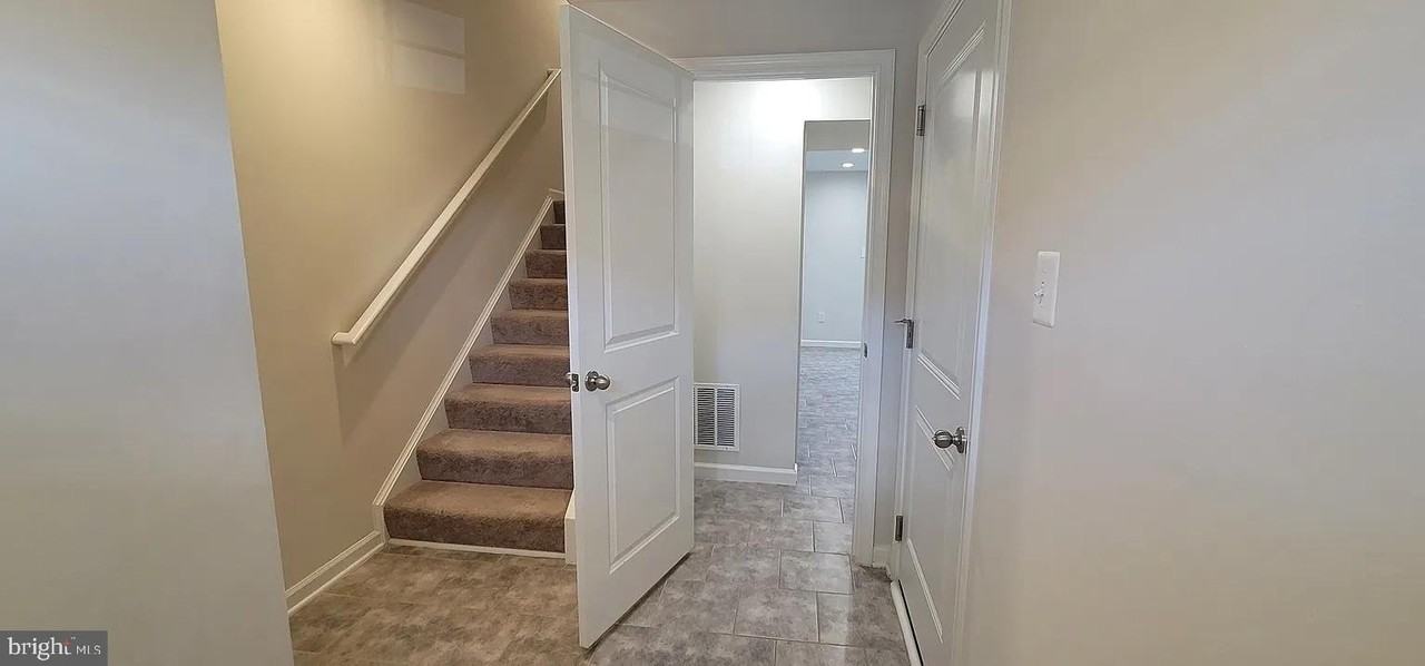 67 Wiggles Ct - Photo 2 of 11