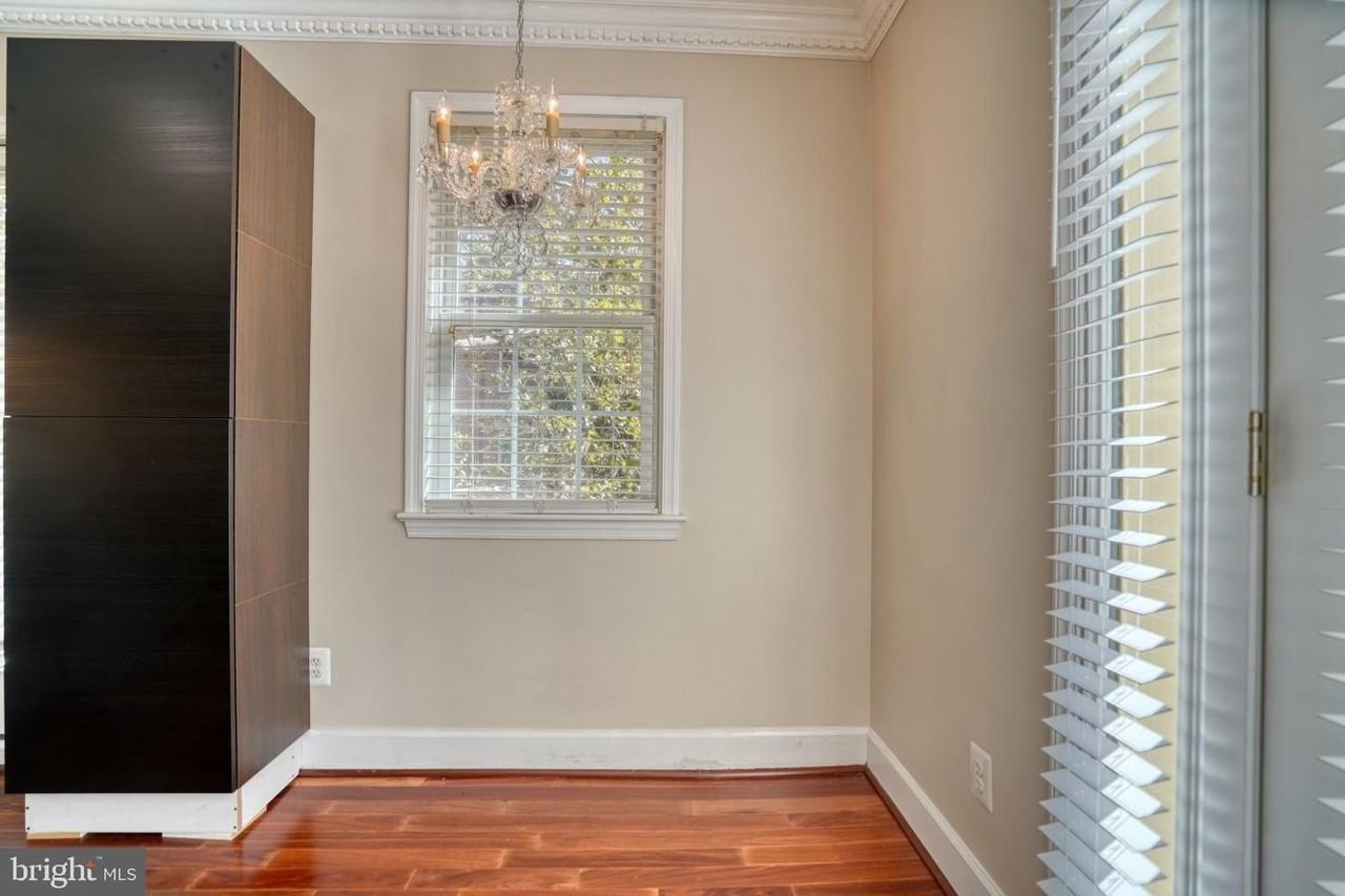 1209 N Pitt St - Photo 4 of 18