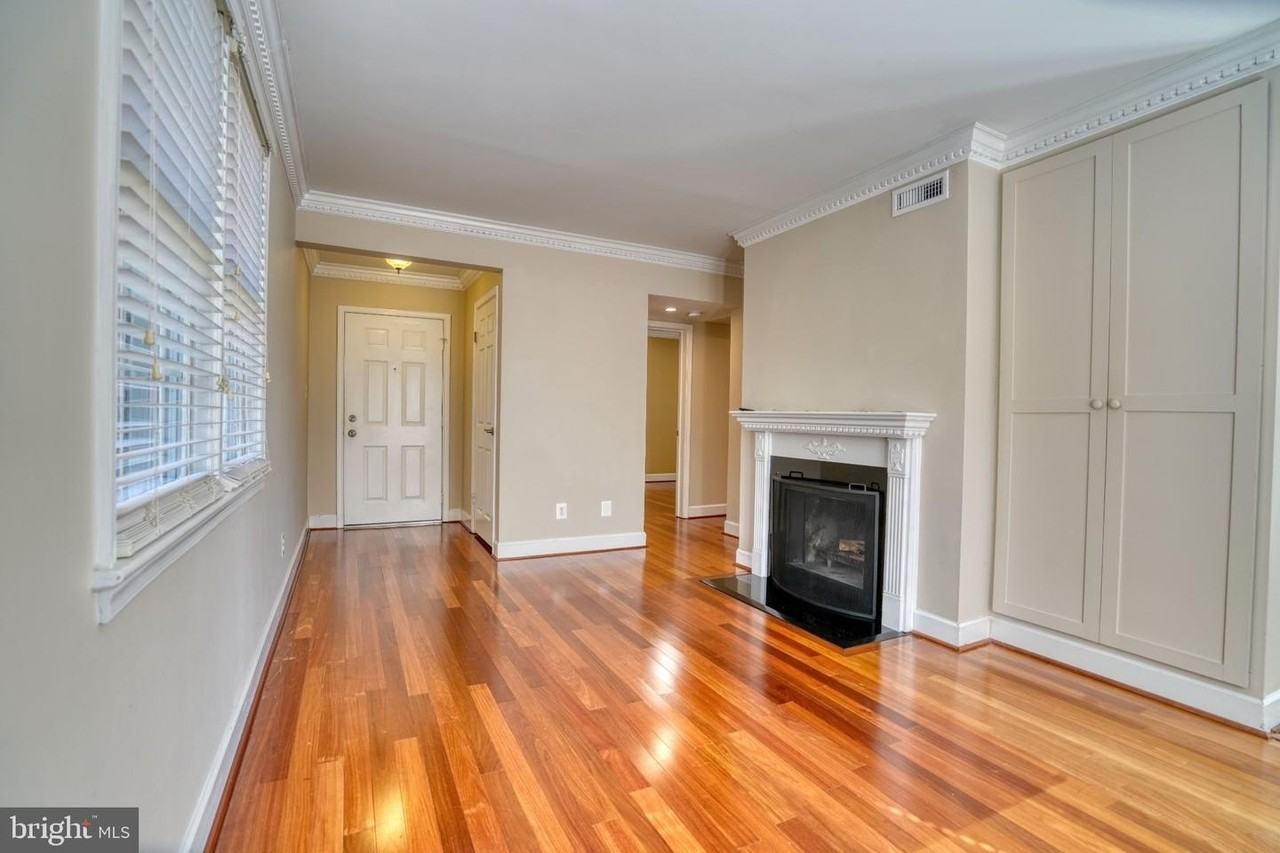 1209 N Pitt St - Photo 6 of 18