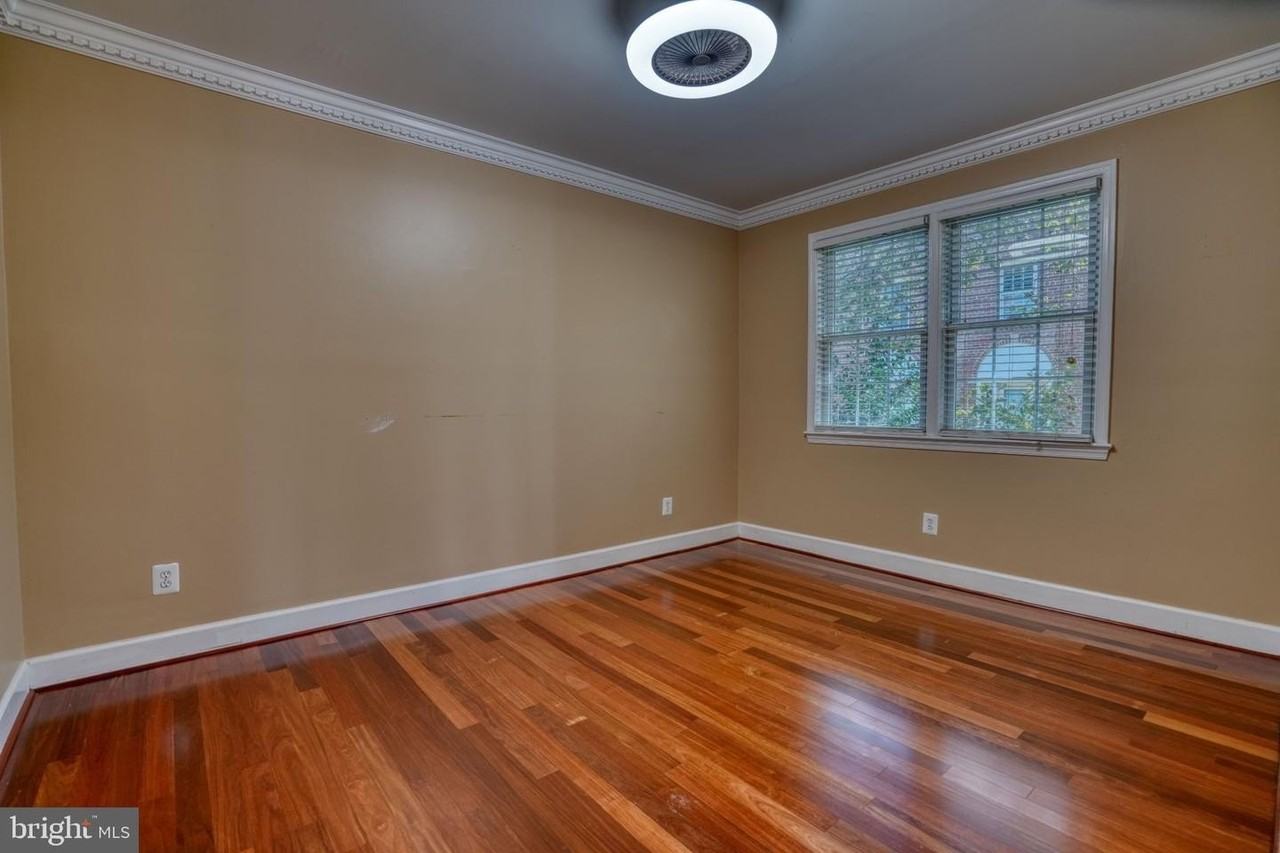 1209 N Pitt St - Photo 7 of 18