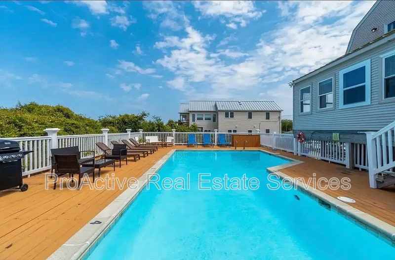 1976 E Ocean View Ave - Photo 4 of 17