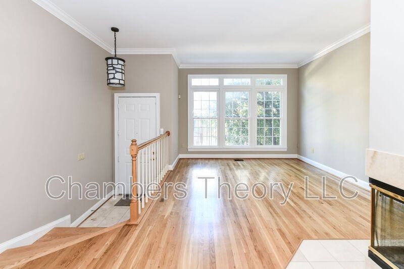 1530 N Colonial Ct - Photo 5 of 43