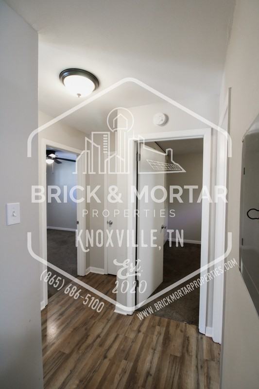 511 S Cedar St - Photo 7 of 17