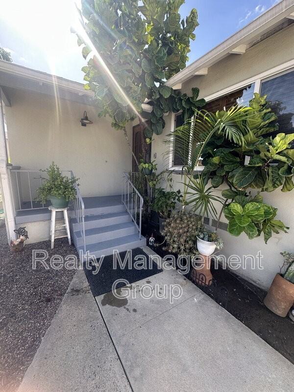 3134 55th St - Photo 3 of 16