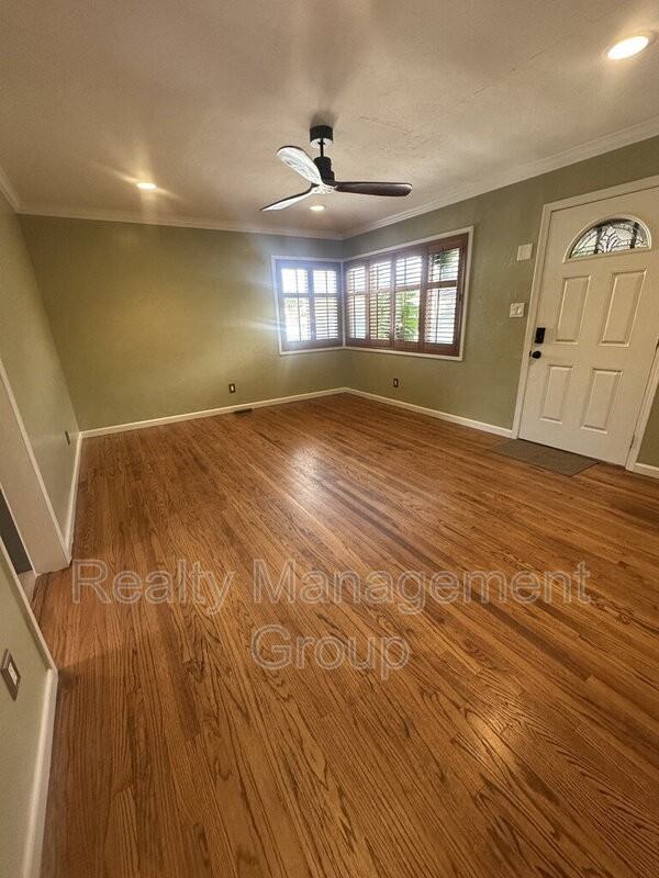 3134 55th St - Photo 5 of 16
