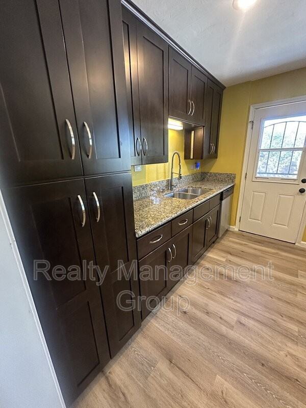 3134 55th St - Photo 6 of 16