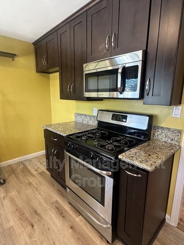 3134 55th St - Photo 7 of 16
