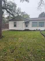2819 Se Minnesota Ave - Photo 1 of 1