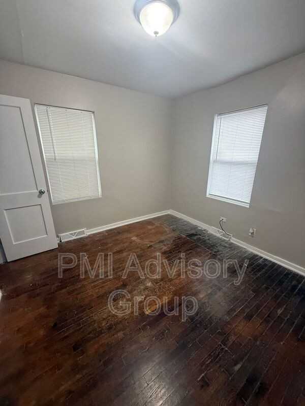 2819 Se Minnesota Ave - Photo 4 of 7