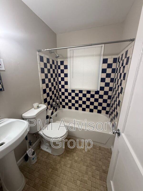 2819 Se Minnesota Ave - Photo 5 of 7