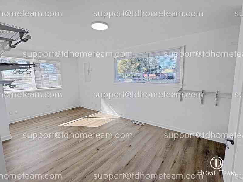 1117 S 80th St - Photo 5 of 24