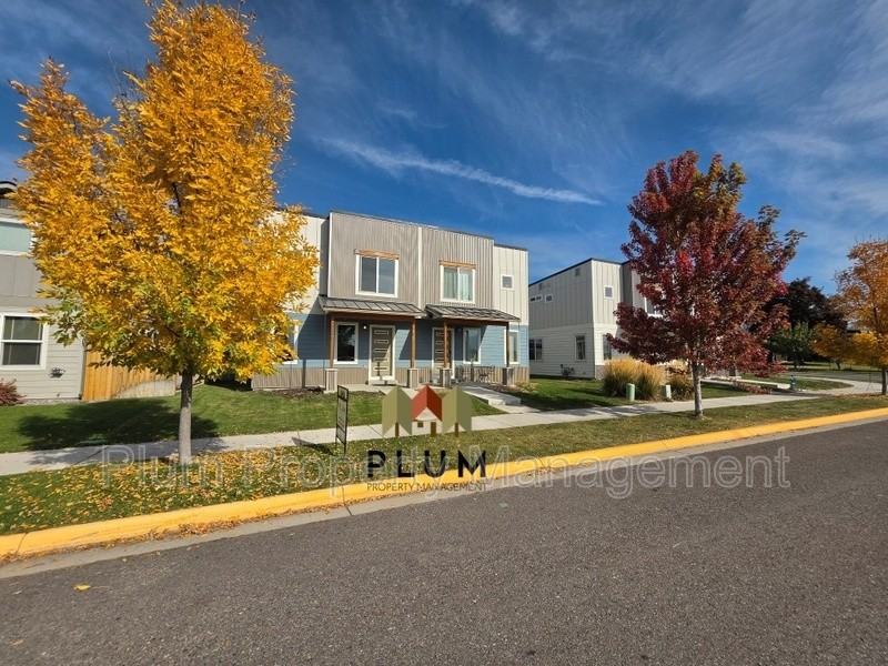 4724 Giada Dr #B - Photo 2 of 44