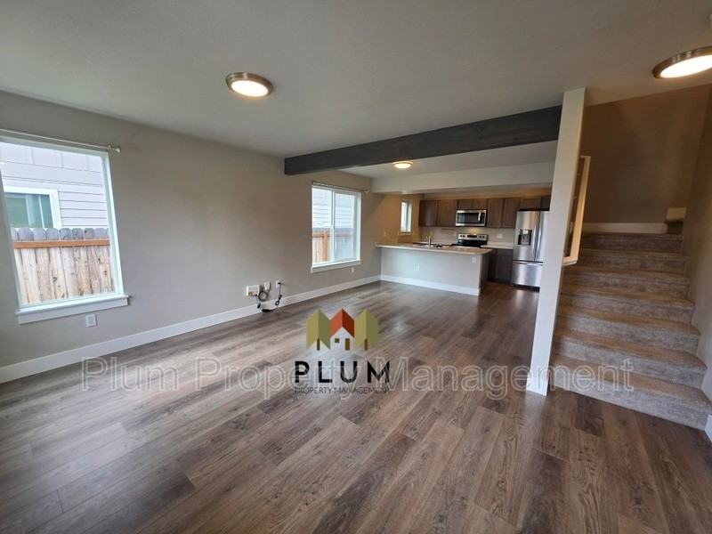 4724 Giada Dr #B - Photo 4 of 44