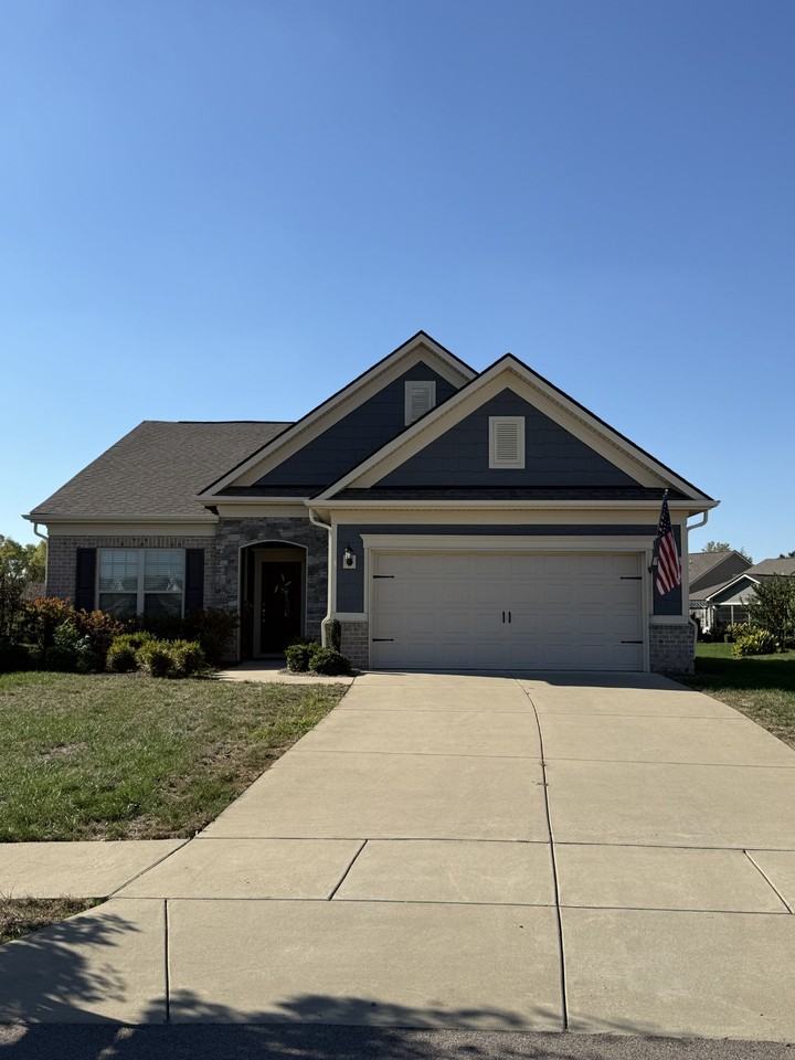 402 Grundy Walk - Photo 2 of 44