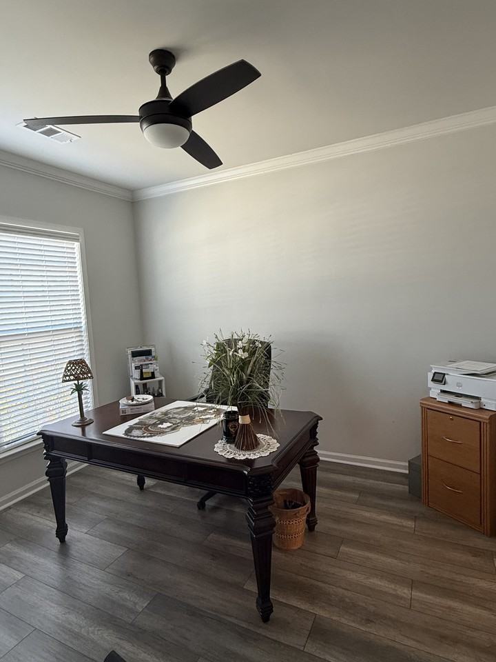 402 Grundy Walk - Photo 4 of 44