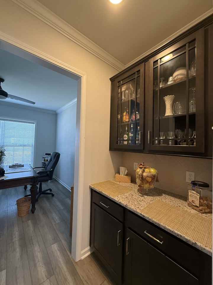 402 Grundy Walk - Photo 5 of 44