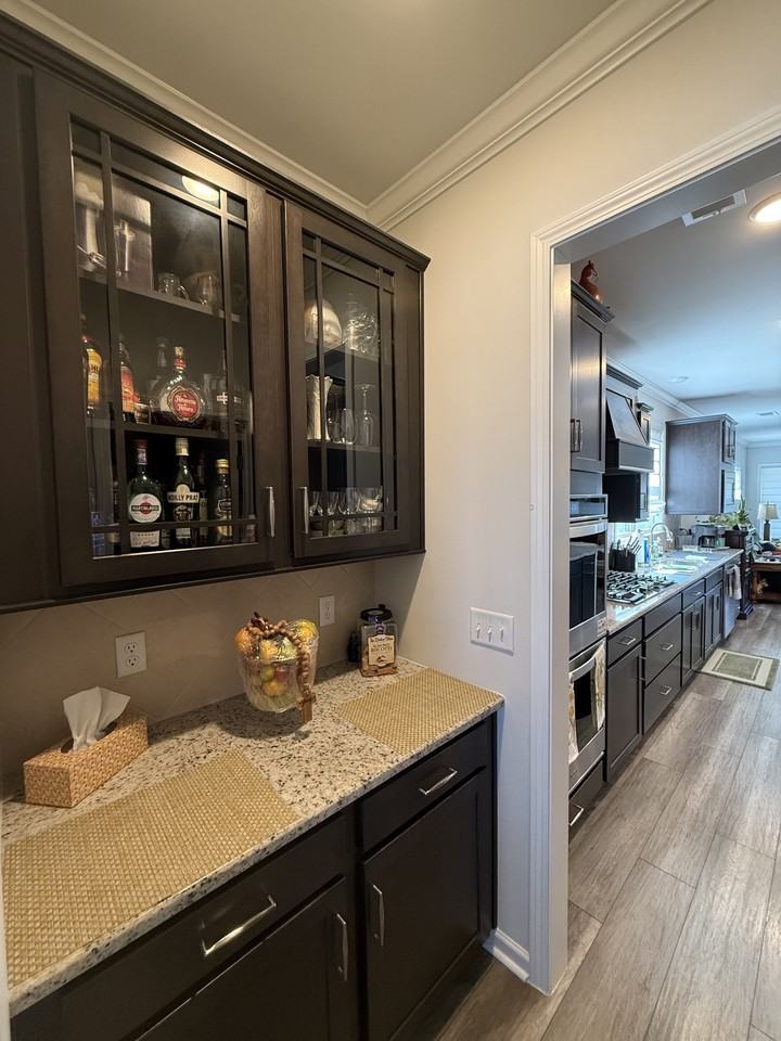 402 Grundy Walk - Photo 6 of 44
