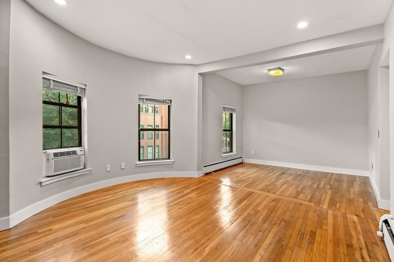 219 W Springfield St - Photo 5 of 19