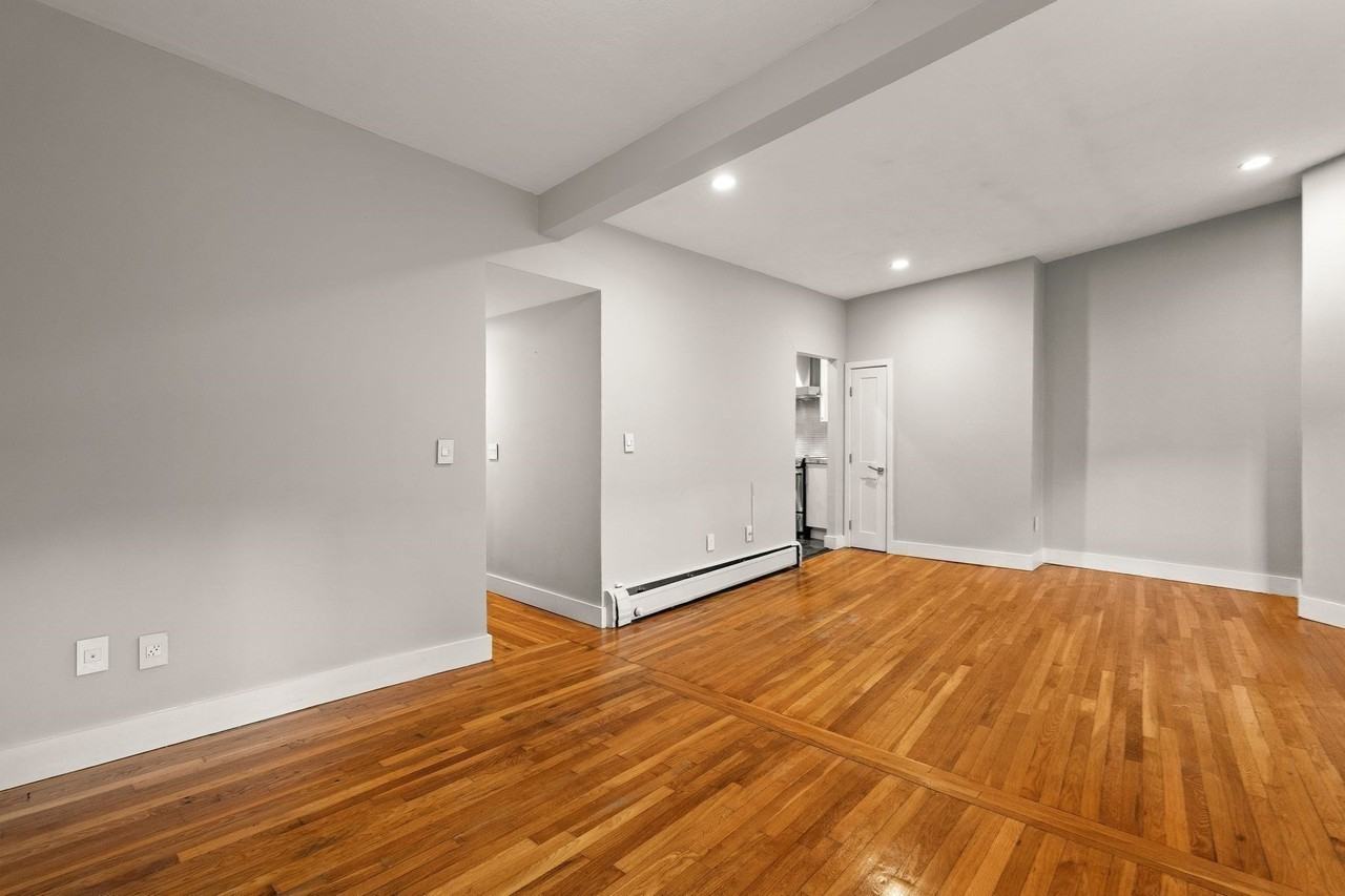 219 W Springfield St - Photo 6 of 19