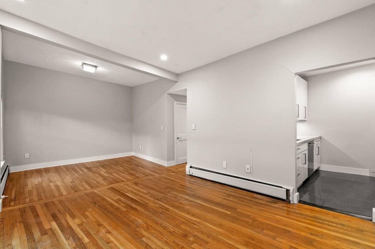 219 W Springfield St - Photo 7 of 19