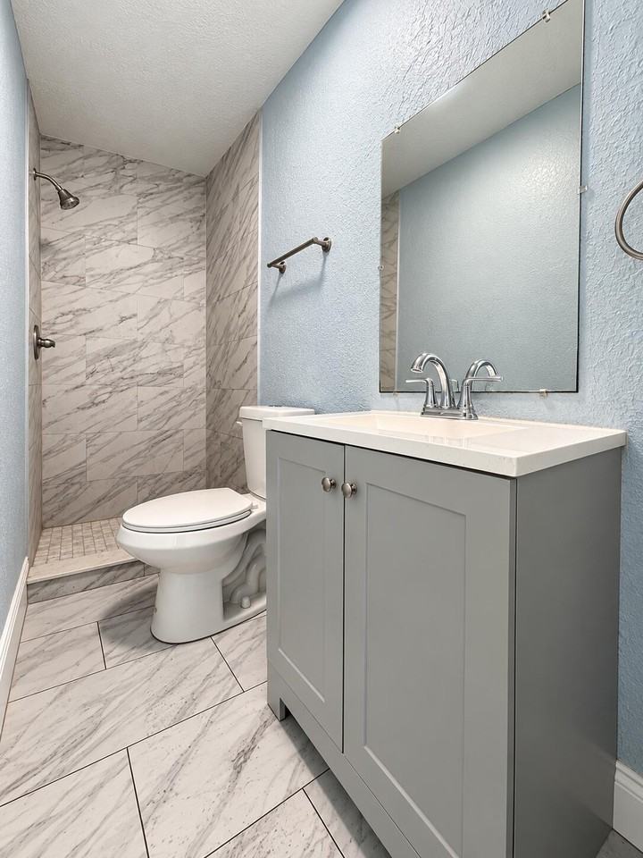 632 W 5th St - Photo 5 of 5