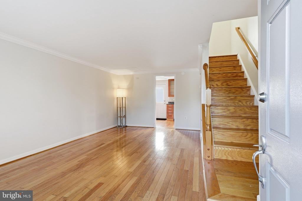 48 Dulany Ct - Photo 3 of 29