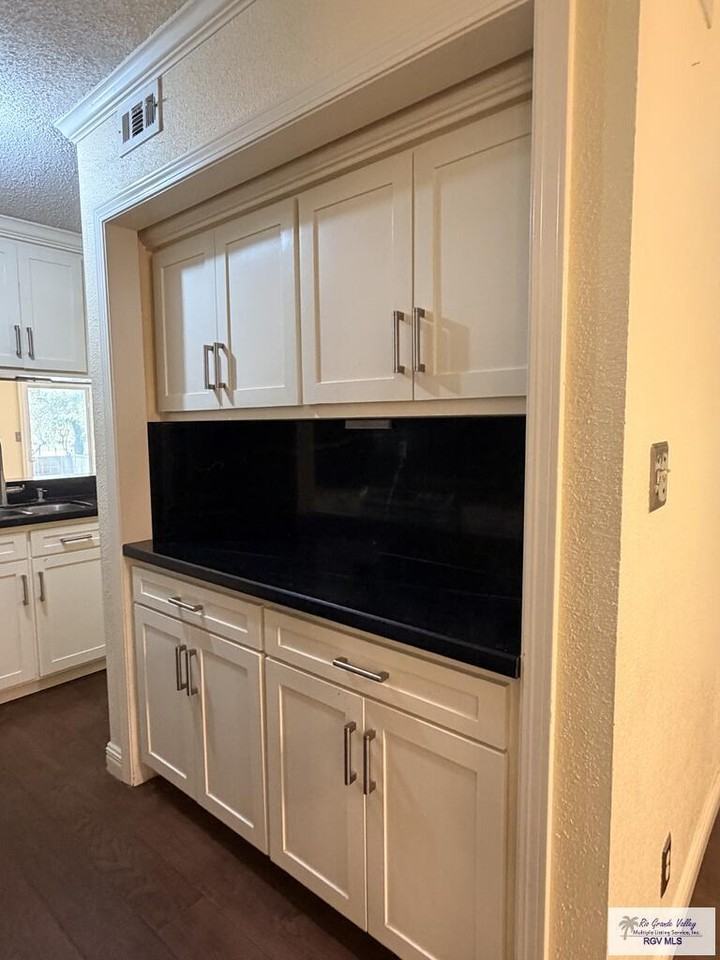 2901 Central Blvd Apt 506 - Photo 3 of 24