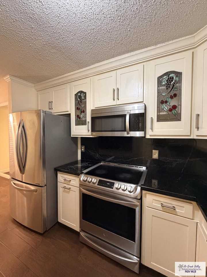 2901 Central Blvd Apt 506 - Photo 4 of 24