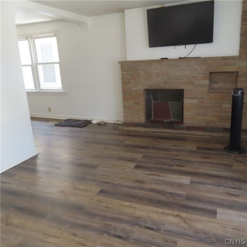 735 N Alvord St - Photo 2 of 10